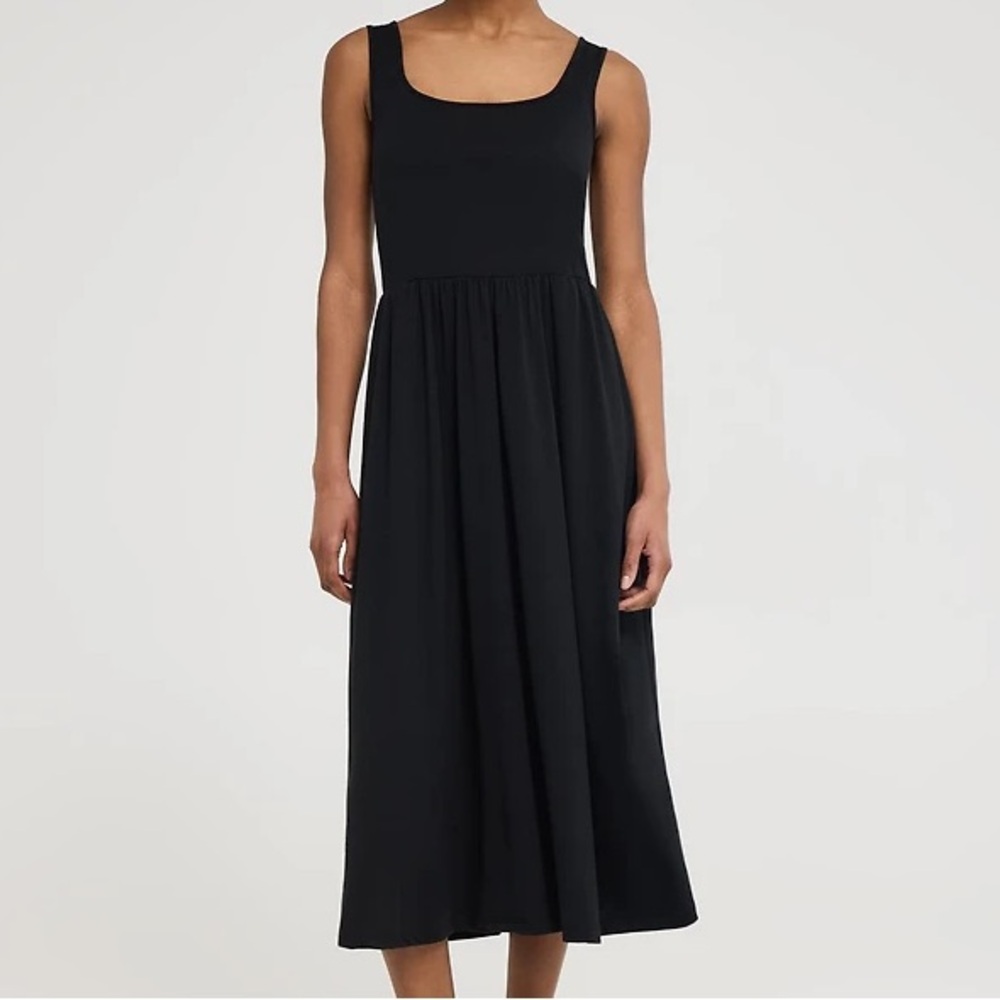 Classic Black Sleeveless Midi Dress
